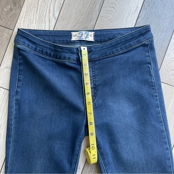 We the Free Women's Flared Blue Jeans - Picture 5 of 9